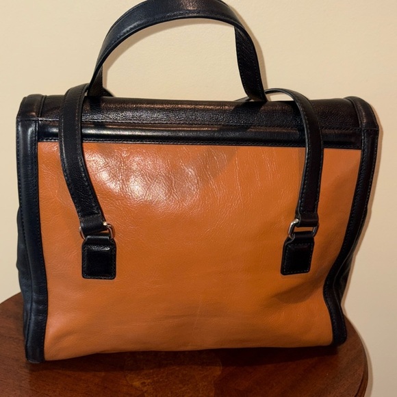 DKNY  vintage  shoulder bag  large leather  black/brown. Silvertone HW. Excellen - Picture 13 of 17